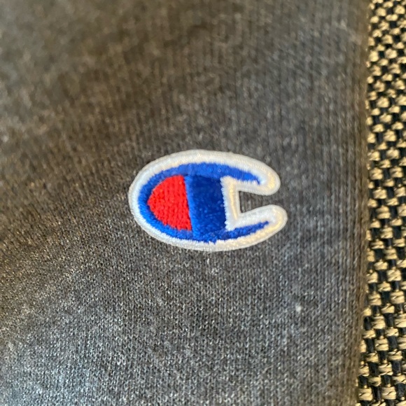 Worn a couple times xxl Champion pull over sweater - Picture 3 of 3